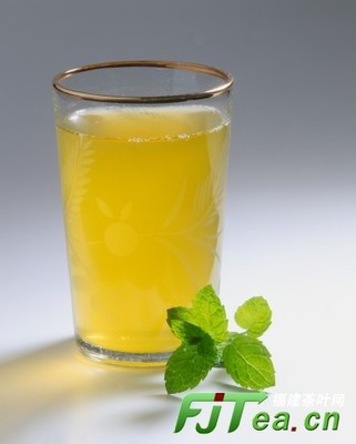 功能性茶飲料的崛起 在行業(yè)下滑中探尋“復(fù)合”新路徑