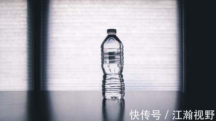 賣水賣到300億？日賺兩千萬的農夫山泉，功能性茶飲料浪潮下的攻防戰